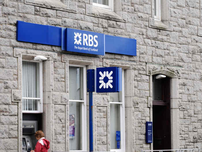 RBS anuncia el cierre de 158 sucursales, siguiendo la tendencia general de la banca