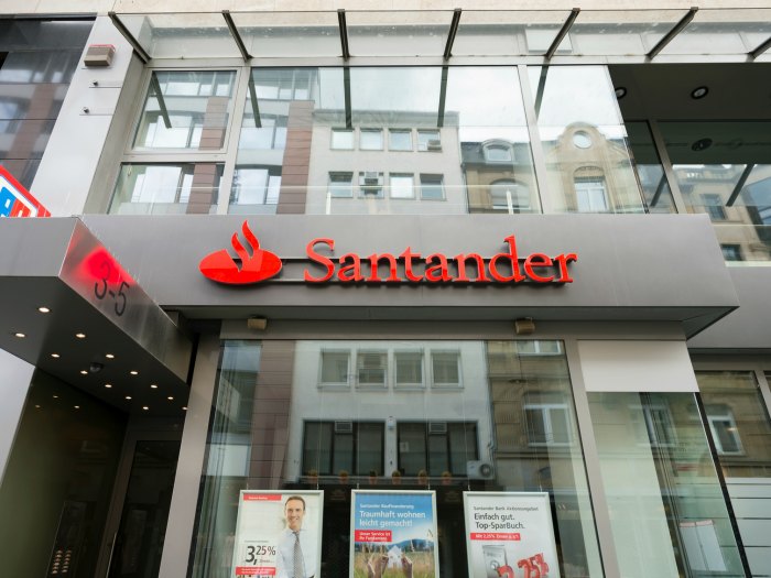 Santander compite para convertirse en el primer banco en emitir dinero en ‘blockchain’ pública