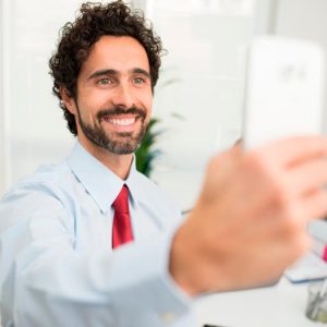 Los pagos verificados con selfie de Mastercard llega a Europa