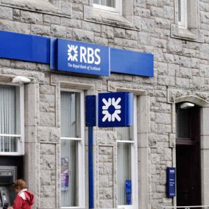 RBS anuncia el cierre de 158 sucursales