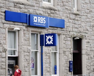RBS anuncia el cierre de 158 sucursales