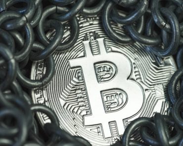 bitcoin cae por debajo de los 13000 dólares