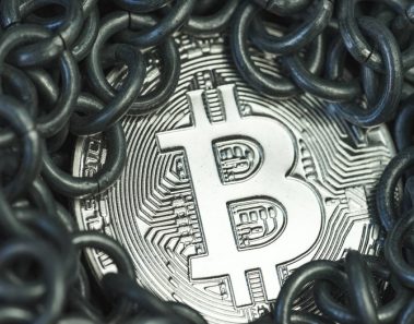 bitcoin cae por debajo de los 13000 dólares